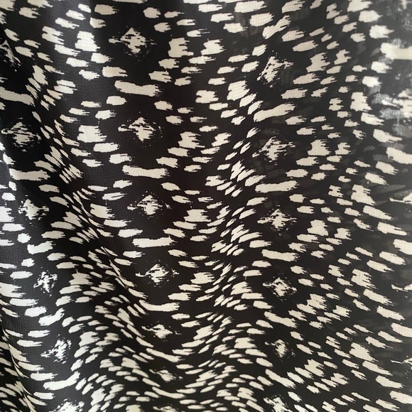 Black and white kohl’s sundress with pockets - Picture 4 of 8